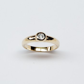 9ct Gold Diamond Ring